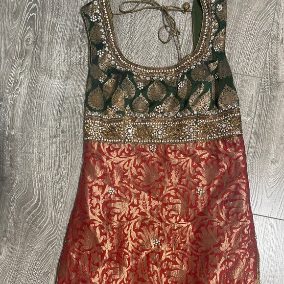 Indian suit - Picture 1 of 3
